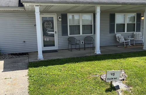 Dry Ridge Apartment | Haven Ridge is a comfortable, quiet, space minutes from the ARK Encounter.