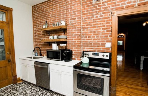 Jefferson City House | Hawkin's House Lower Suite Downtown Jefferson City