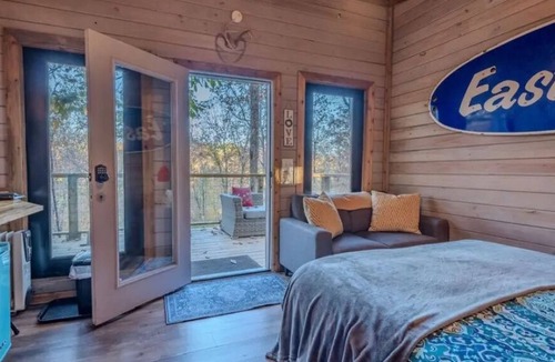 Albertville Cabin | Hawks Nest Treehouse Secluded With Hot Tub