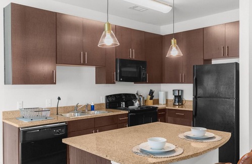 Five Points South Apartment | ~Heart of BHM:Fully Equipped 2BR Unit W/Gym&Pool~