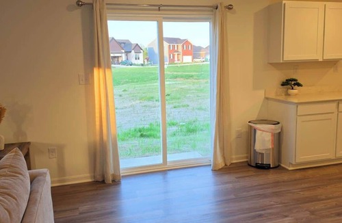 Elizabethtown House | Heart of E-town 5BR Home