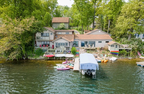 Delton House | Heated Indoor Pool & Court on Crooked Lake