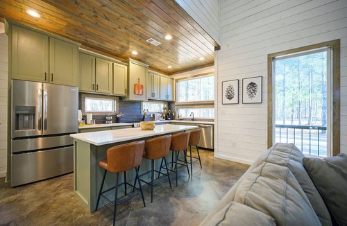 Pickens Cabin | Heated Pool, Hot Tub, Fire Pit, Outdoor TV Lounge, Cozy Cabin Retreat!