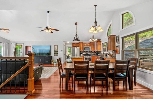 Caryville House | Heaven on Hiawatha Ln