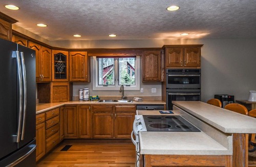 Blakeslee House | Heavenly Grove