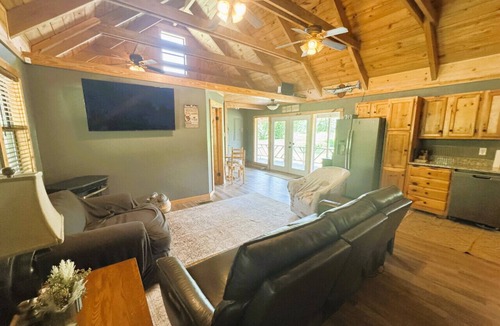 Guion Cabin | Hell Creek Cabin on the White River
