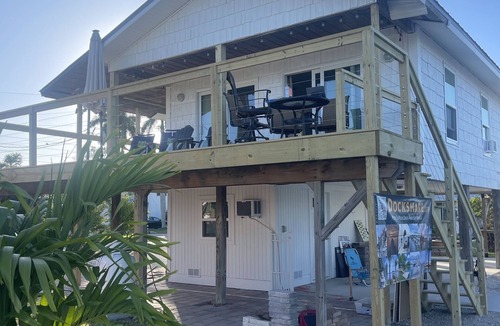 Matlacha House | Hemingway-esque Florida Escape, Boat and Available Boat Lift On Property,