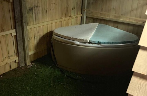 Republic House | Hemlock House in Republic (South) : Summer UP Getaway | Hot Tub, Fire Pit & Dogs Welcome