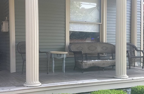 Shelbyville House | Heritage House 1900’s home part/close to the Bourbon Trail
