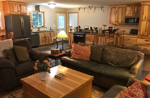 Wetmore House | Hiawatha’s Hideaway Northwoods Cabin Near Pictured Rocks & Area Lakes