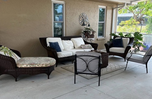Gulf Cove Apartment | Hibiscus Cottage- the Cutest Studio in the Neighborhood