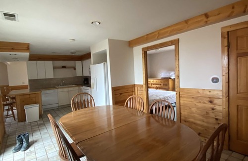 Tawas City Cottage | (Hickory Cabin) Beautiful 3 Bedroom Cottage - Lakefront - Pets OK