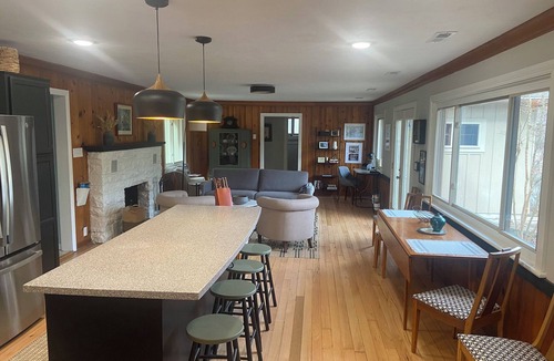 Burnside Cottage | Hidden 2-bedroom Lake Cumberland cottage with lake view & access in Burnside KY