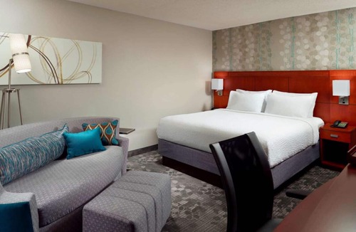 Home Park Hotel | Hidden Gem in the City! 2 Contemporary Units, Pets Allowed, Seasonal Pool!