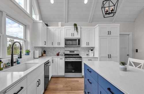 Cleveland House | Hidden Haven - Modern Cottage w/Hot Tub & Views