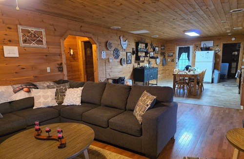 Cosby Cabin | Hidden Haven - Your secluded Mountain Sanctuary - Pet Friendly