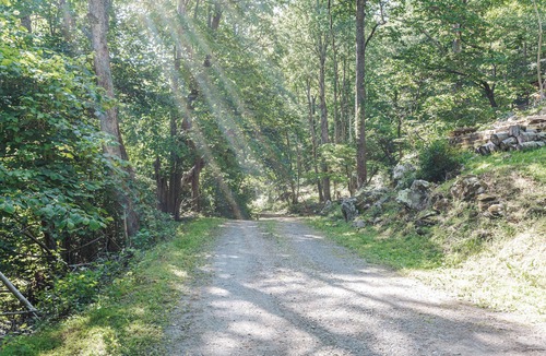 Hood House | Hidden Hollow: Peaceful Hideaway Near Shenandoah, Massanutten