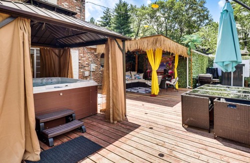 Black Jack House | 'Hidden Paradise' on 5 Acres w/Hot Tub & Deck!