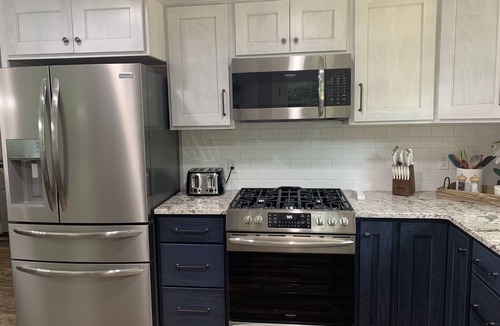 Grand Rivers House | Hideaway Hill - the peacefulness you want within walking distance to downtown.
