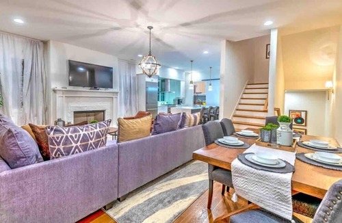 Hillsboro West End House | High End Luxury! 13 Beds! Rooftop Deck! Game Room!