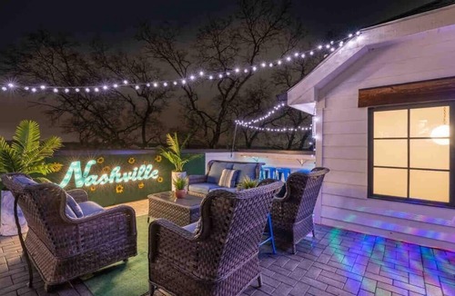 Hillsboro West End House | High End Luxury! 13 Beds! Rooftop Deck! Game Room!
