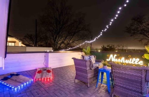 Hillsboro West End House | High End Luxury! 13 Beds! Rooftop Deck! Game Room!