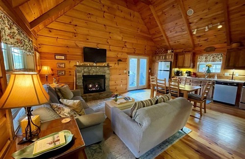 Grassy Creek House | High On Helton - Hot Tub, Fisherman's Paradise on Helton Creek, Pool Table, WIFI, Fireplace