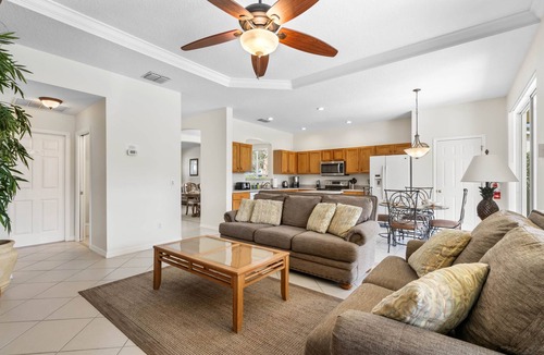 West Kissimmee Villa | High quality luxury Orlando Vacation Villa, Disney just 10 Mins, FREE POOL HEAT.