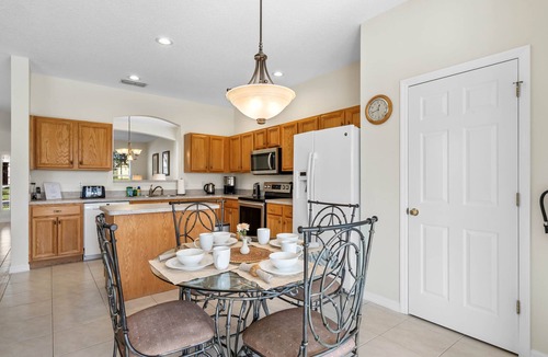 West Kissimmee Villa | High quality luxury Orlando Vacation Villa, Disney just 10 Mins, FREE POOL HEAT.