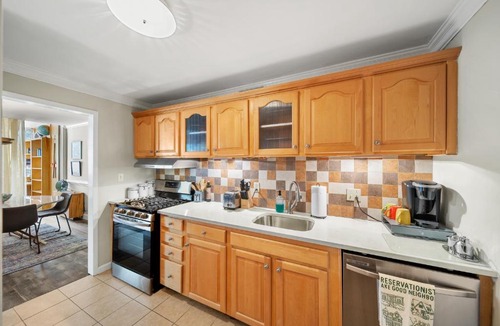 Downtown Atlanta Apartment | High-rise retreat w pool & views