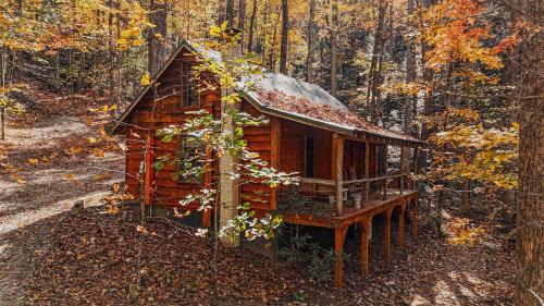 Saluda House | High Top cabin at Cabin Fever in NC