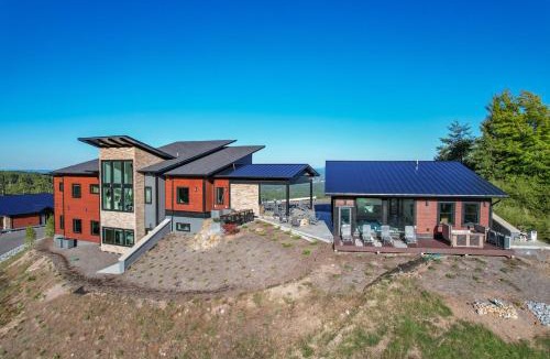 Sevierville Villa | Higher Power, 6bdrm 6bath, Specials, Free Tickets, Indoor Pool, Amazing View, Hot Tub, Gameroom
