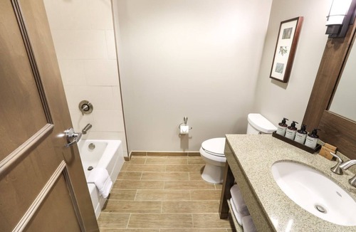 Fairfield Cabin | Highland King Suite | Spacious Stay & Sitting Area