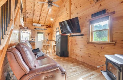 Chillicothe House | Hike & Fish! Cabin Near Hocking Hills State Park