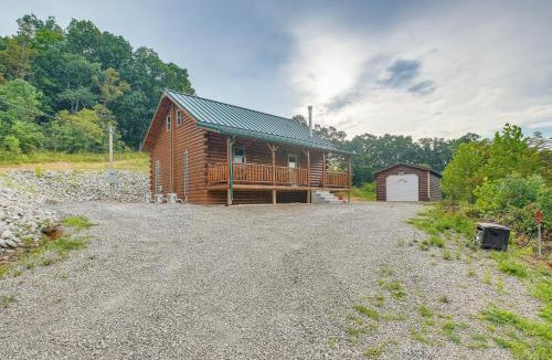 Chillicothe House | Hike & Fish! Cabin Near Hocking Hills State Park