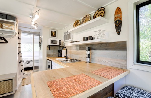 Lithonia Cabin | Hike On-Site: Georgia Tiny Home on Farm Retreat