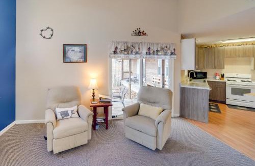 Rosedale House | Hike & Picnic at Group Getaway in Rosedale!
