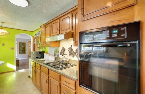 Wardensville House | Hike & Ski: Scenic Group Retreat in Wardensville