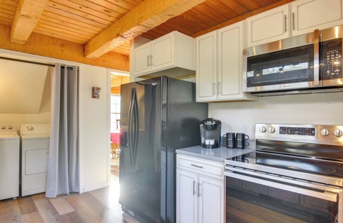 Newport Cabin | Hike & Unwind, Peaceful Wooded Retreat in Newport