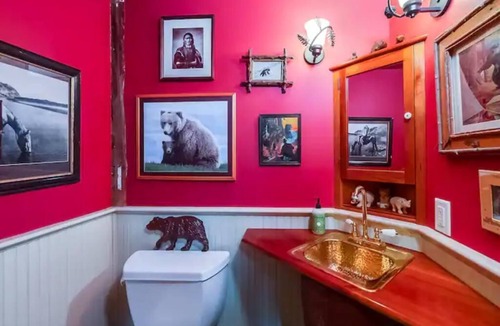 Keene House | Hillside Farm & Creek - A Bourbon Trail Retreat