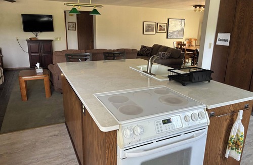 Egg Harbor House | Hillside Lodging