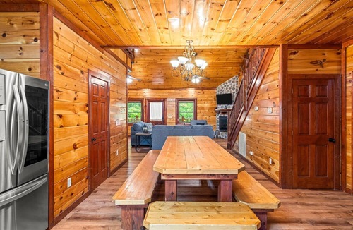Cosby House | Hilltop Hideaway: HUGE Indoor Heated Pool/Hot Tub/Theatre/Sleeps 18/Pets
