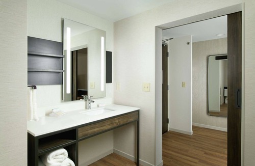 Downtown Memphis Hotel | Hilton Garden Inn Memphis Downtown Beale Street
