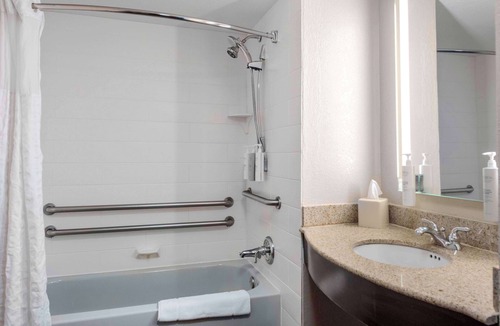 Ballentine Manor Estates Hotel | Hilton Garden Inn Sarasota - Bradenton Airport