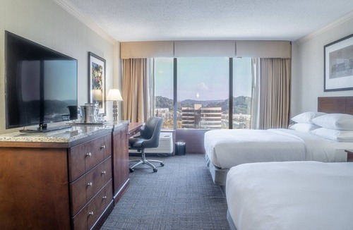 Downtown Knoxville Hotel | Hilton Knoxville