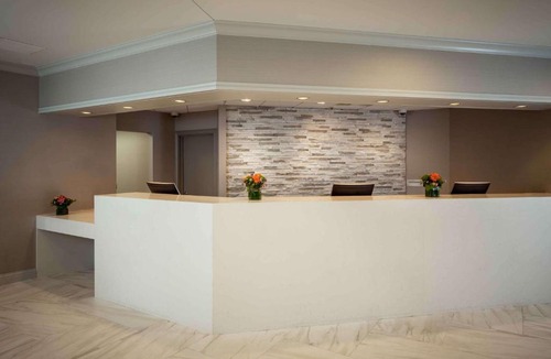 Brentwood Hotel | Hilton Suites Brentwood
