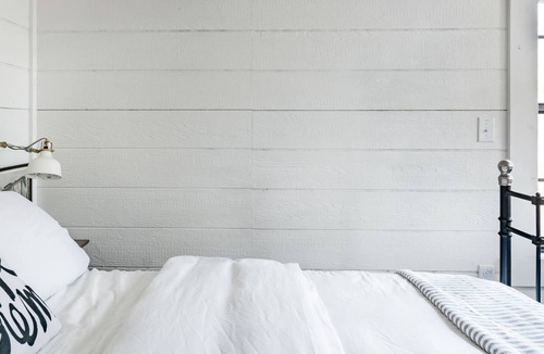 Cleveland Park Cottage | Hip, Cozy Cottage with a Fire Pit in Cleveland Park