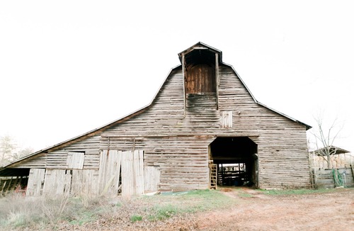 Casar House | Historic 1880 Farmhouse with Modern Southern Charm