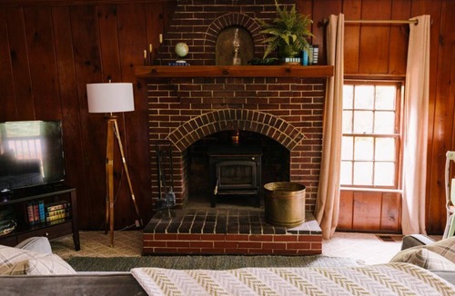 Sans Souci Cabin | Historic 19th Century Cabin in Greenville