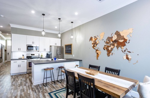 Batesville Apartment | Historic 2-bedroom apartment with WiFi, AC in charming Batesville